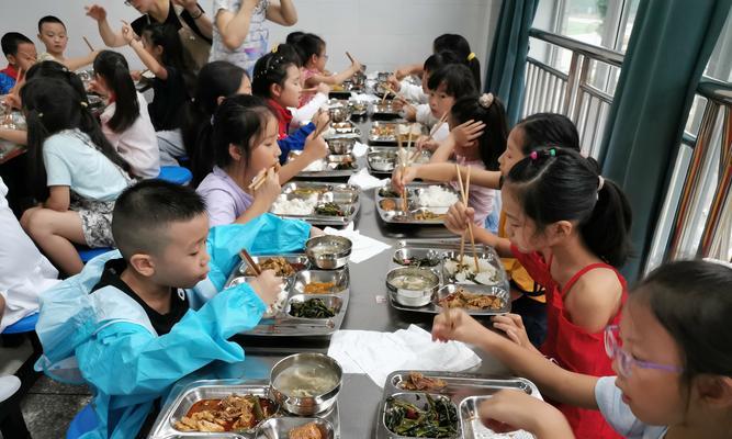 以成实外附小为主题的精彩教育之旅（探寻成实外附小的教育理念和特色，开启优质教育新篇章）