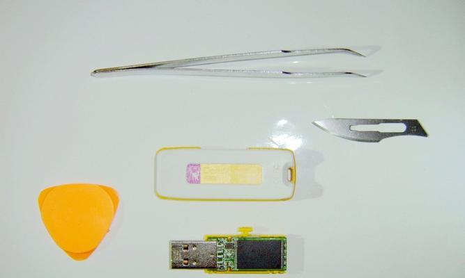 联想U盘量产工具教程（简单操作，定制专属存储设备，创造个性化体验）