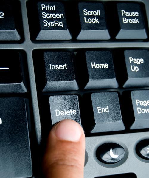 电脑按键错误导致快捷方式问题（解决快捷方式问题的有效方法）